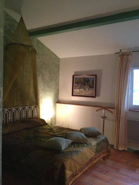 Les Jardins Du Rebaut Bed and Breakfast Béziers Rum bild